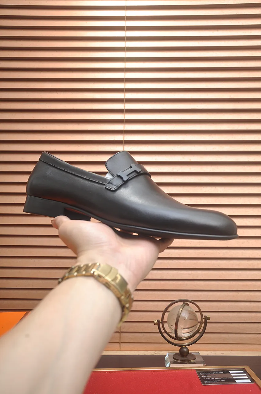 Men's shoes💰540💶[HERMES] (cowhide lining)🍀Italian top luxury🍀He does not pursue novel styles and gorgeous colors, but attracts the favor of successful men with his flawless, elegant and classic style. Formal leather shoes This very comfortable, simple and stable style allows you to easily match any style! The pattern is absolutely 1:1 refined from the original case, and we strive for excellence in materials, imported cowhide + cowhide lining💪💪💪extraordinary texture👍! .Code number: 39-45 (45 customized)